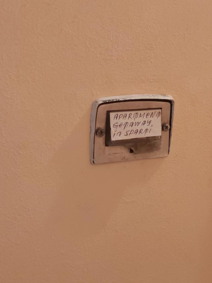 Apartment Getaway In Sparti מראה חיצוני תמונה